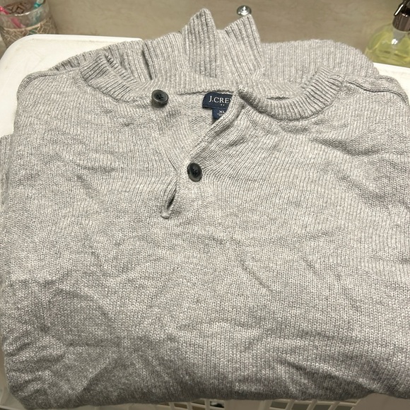 Sweater - Picture 1 of 2